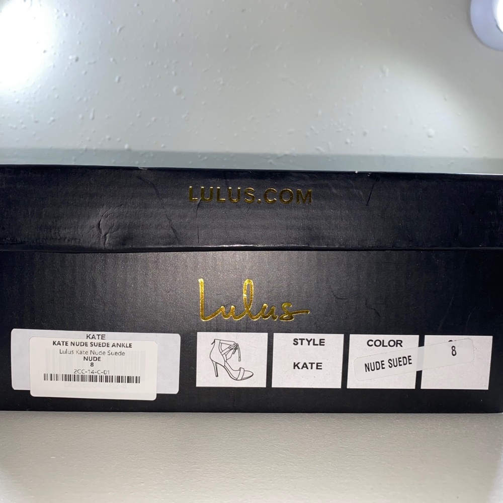 Lulus BRAND NEW sz8 nude suede heels